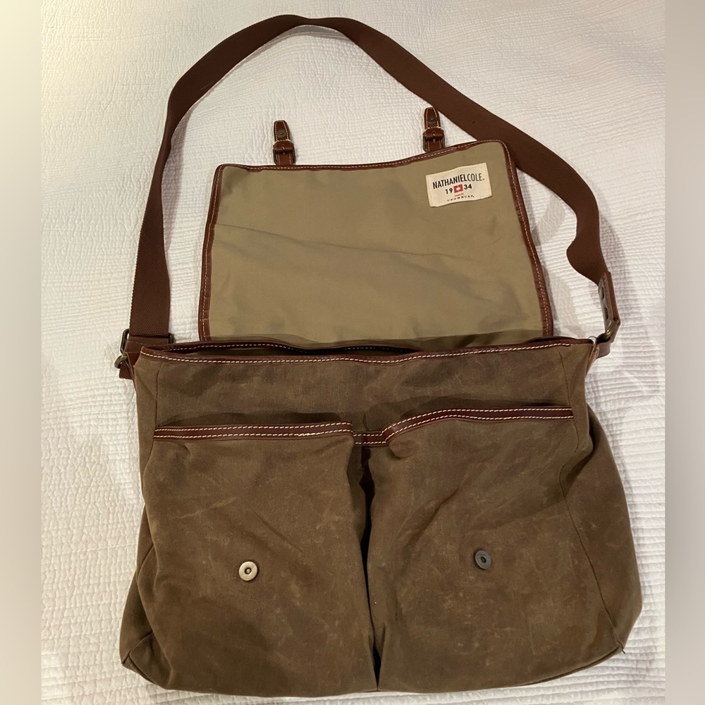 ❌ SOLD ❌ Leather & waxed cotton canvas Messenger Bag